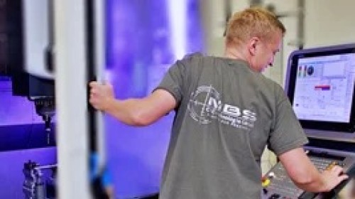 Investition in neue CNC-Maschinen